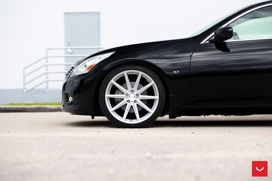 Детали экстерьера Infiniti G37 on Vossen Wheels (VFS10) 2017 года  (фото 34 из 38)
